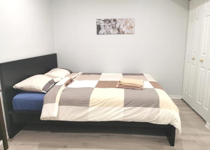 Perfect location comfort private house lower level 2 bedroom unit