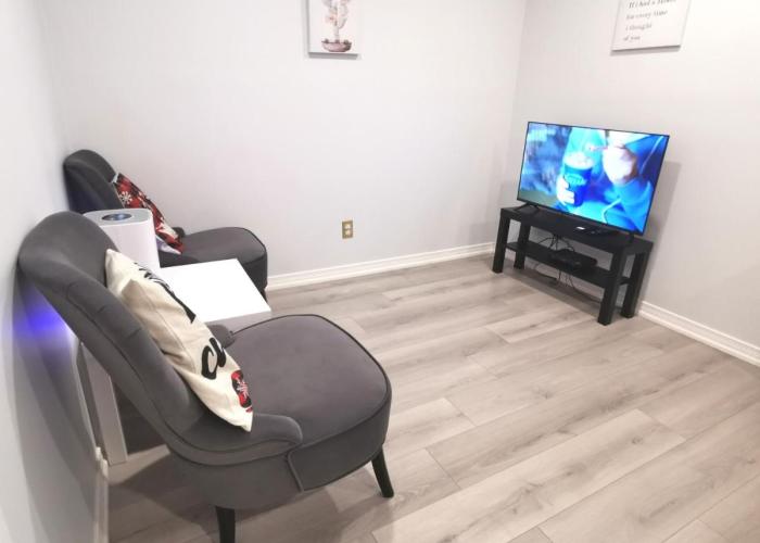 Perfect location comfort private house lower level 2 bedroom unit