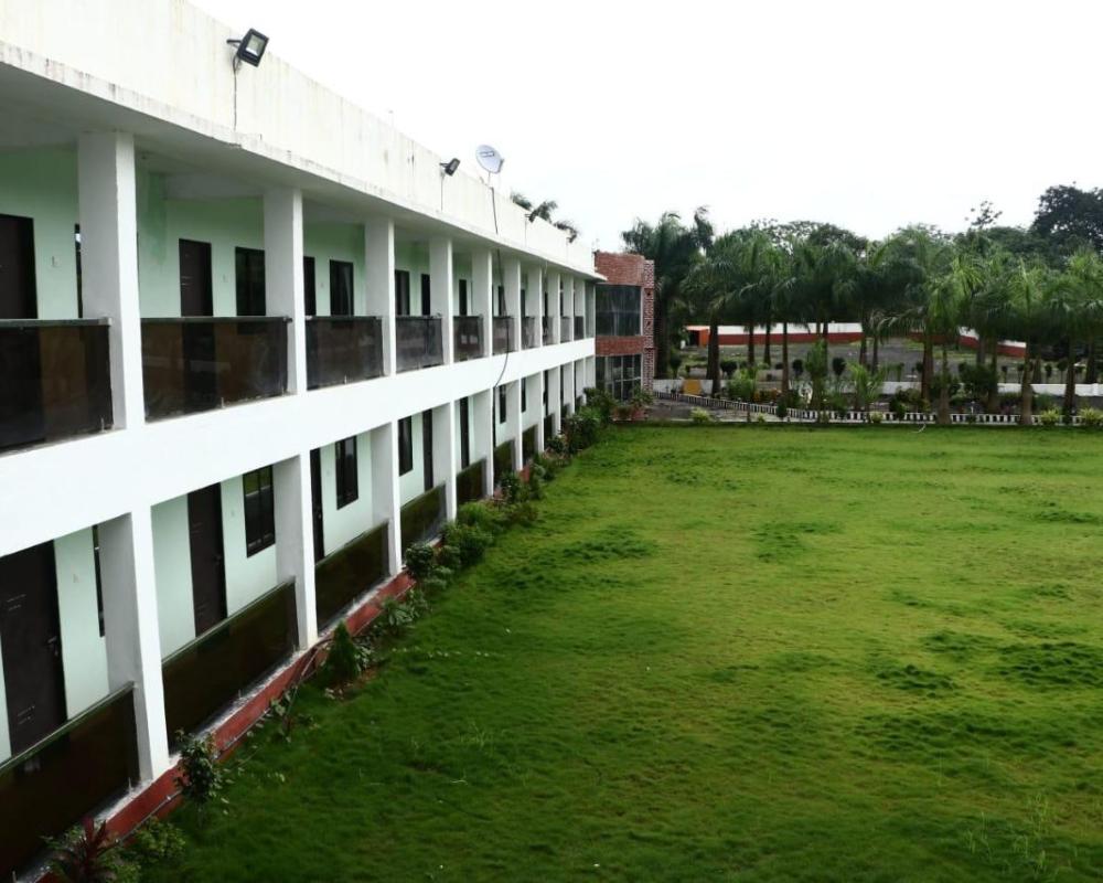 фото RAJ RESORT & BANQUETS