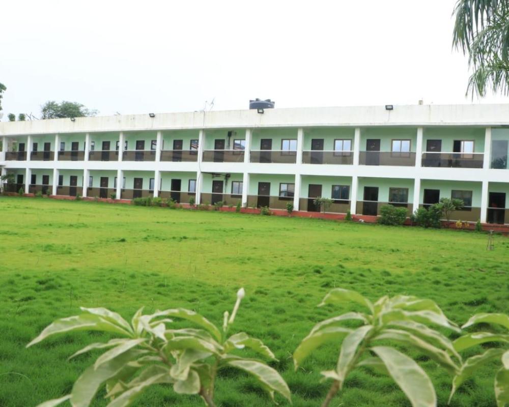 фото RAJ RESORT & BANQUETS