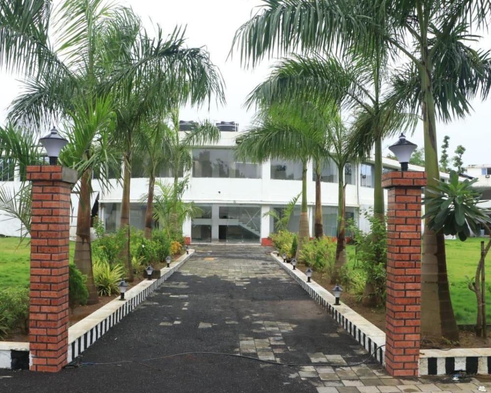 фото RAJ RESORT & BANQUETS