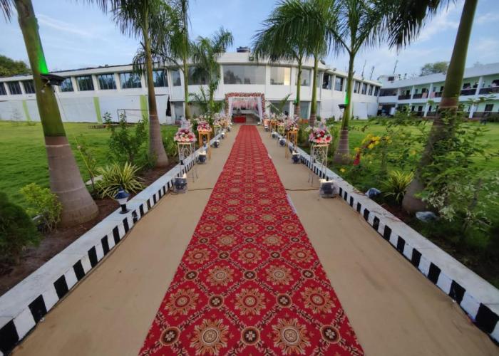 RAJ RESORT & BANQUETS