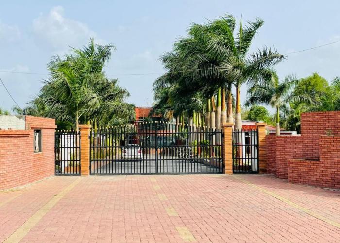 RAJ RESORT & BANQUETS
