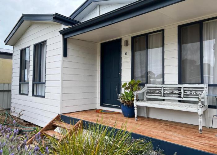 Clampetts Pet Friendly Close to Township