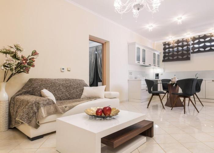 Danae Luxury Apartment