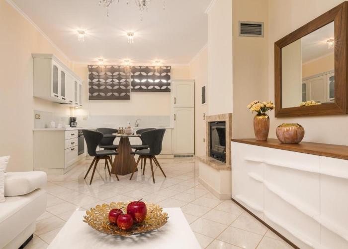 Danae Luxury Apartment