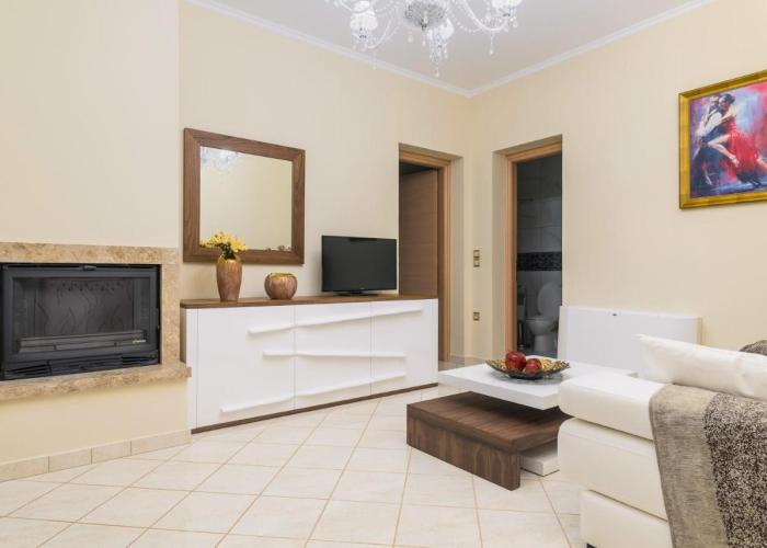 Danae Luxury Apartment