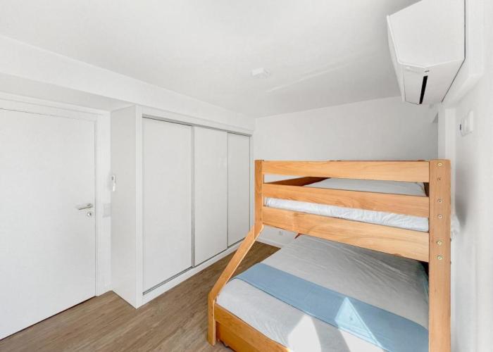 Sea Light Apartment Sesimbra. 2 bedrooms, 6 guests