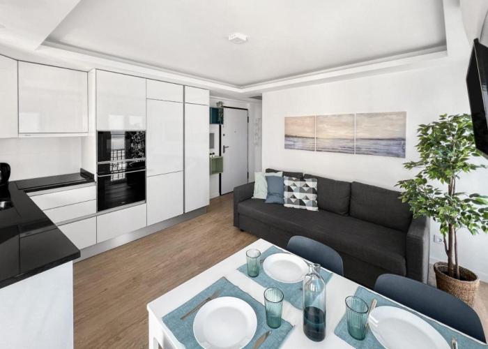Sea Light Apartment Sesimbra. 2 bedrooms, 6 guests