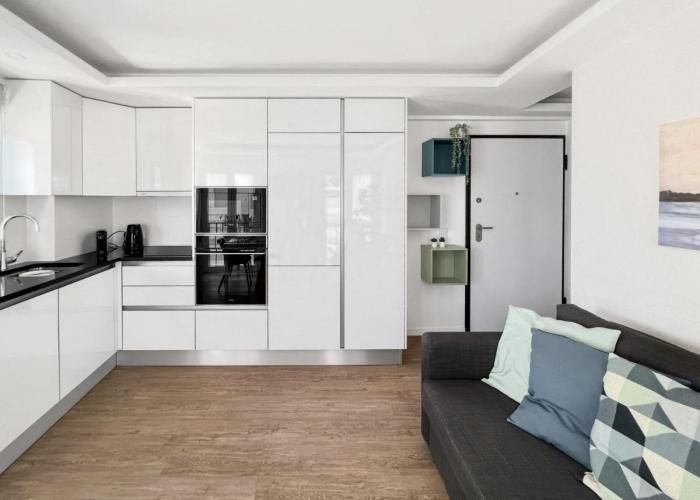 Sea Light Apartment Sesimbra. 2 bedrooms, 6 guests