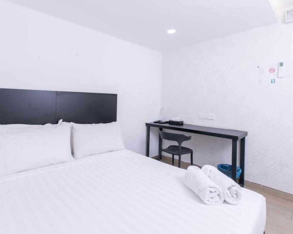 фото E Hotel