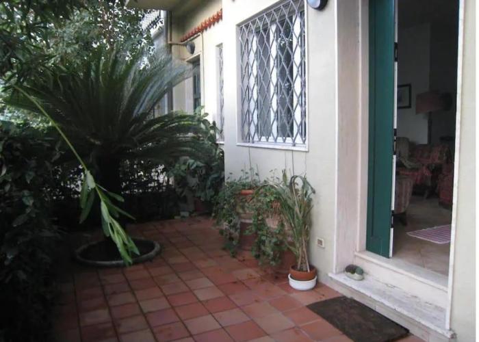 Spaziosa casa con giardino e dependance