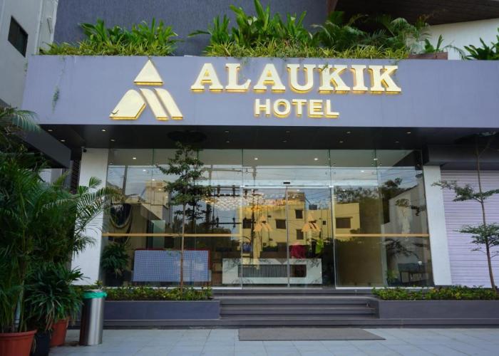 Alaukik Hotel