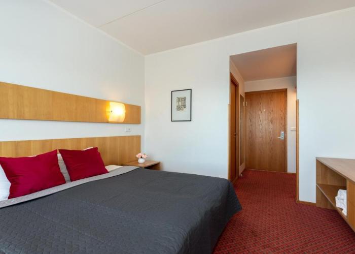 Raadimõisa Hotell