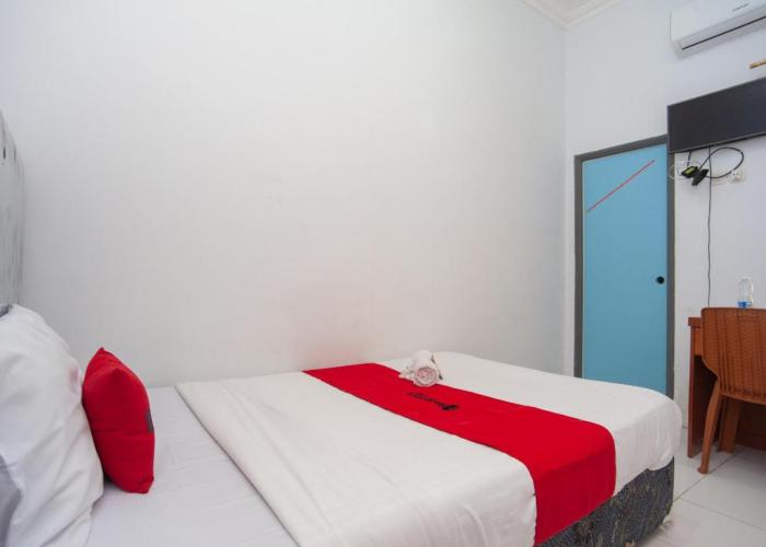RedDoorz at Jalan Wayhitam Palembang