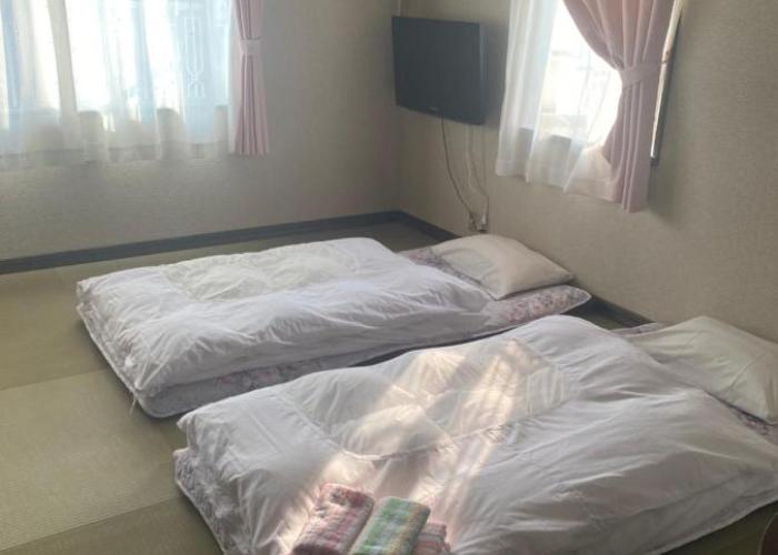 澄心小筑 房东住一楼 客人住二楼 每天只接一组客人 雄琴车站免费接送 提供一台免费停车位