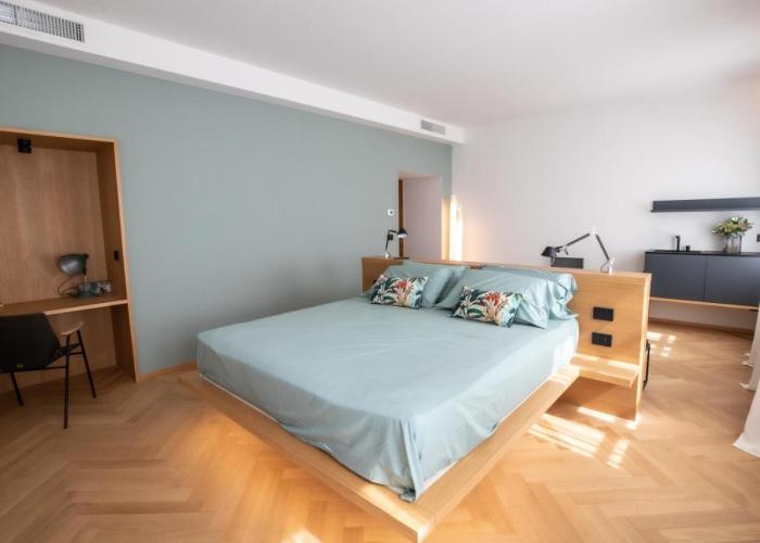 S1 Luxury Suites and Rooms