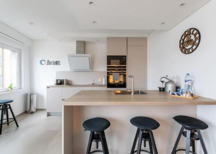 Wonderful Two Bedroom Apartment at Limpertsberg with Parking, near Tram