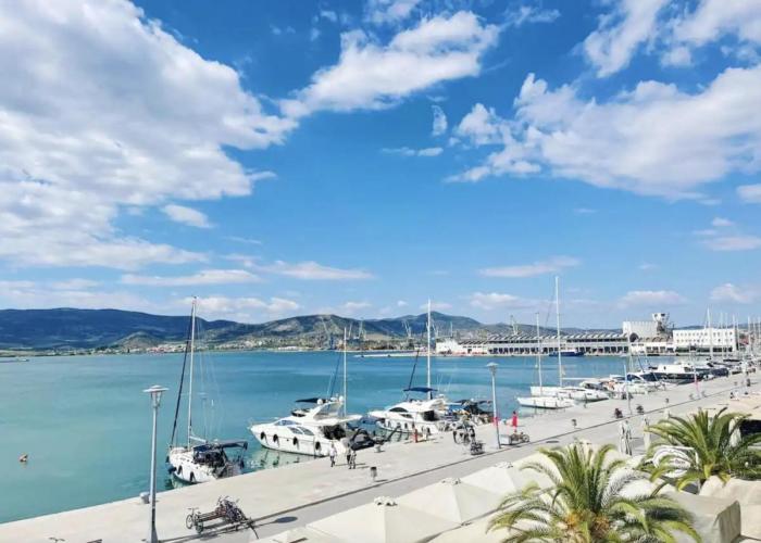 Marine Apartment with sea & port view!