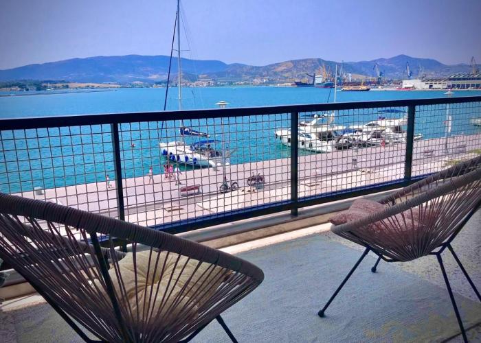 Marine Apartment with sea & port view!