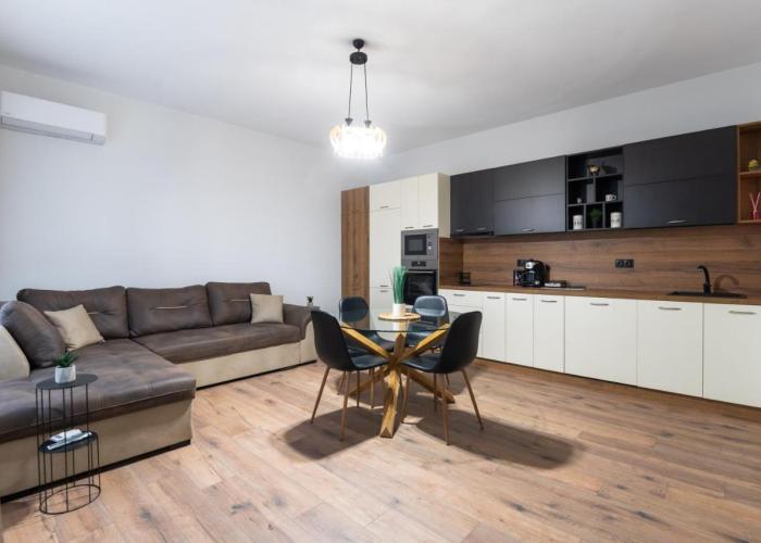 La Luna - High-end 2BD Flat in the TOP centre by Flat Mаnager