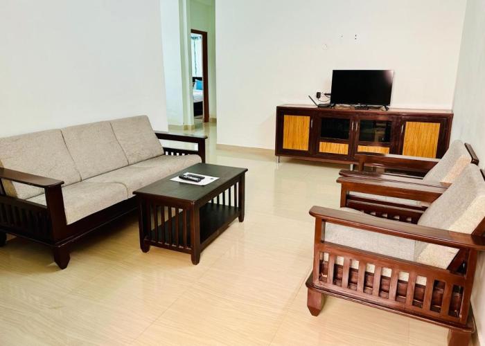 TrueLife Homestays - Location - Comfort - Service - 2BHK AC apartments for families visiting Tirupati Temple - Fast WiFi, Kitchen, Android TV - Walk to PS4 Pure Veg Restaurant, Mayabazar Super Market - Easy access to Airport, Railway Station, All Temples