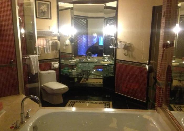 March Flower International Hotel