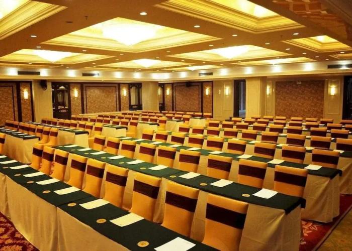 Golden Plaza International Hotel