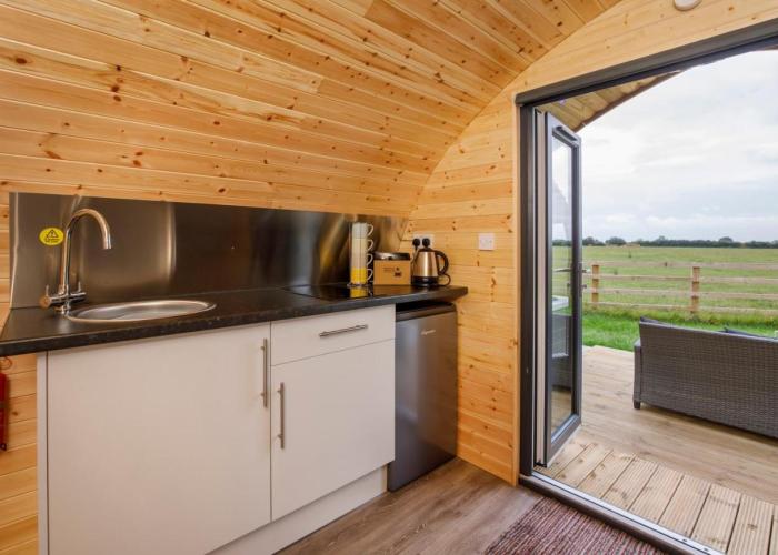 Little Meadow Pods with Hot Tub