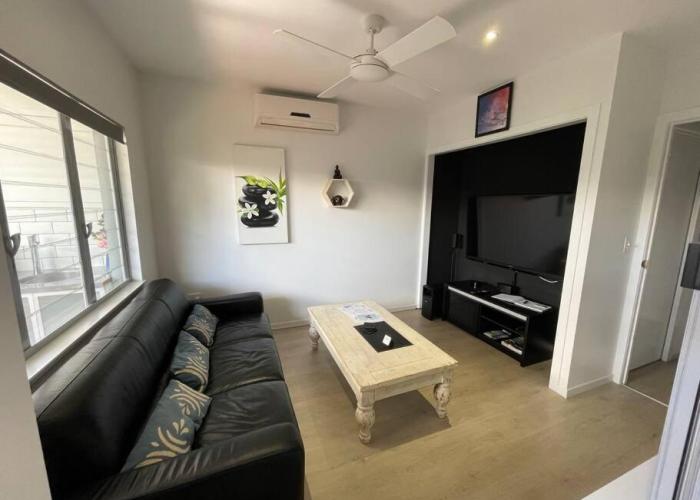 Relax at Trinity Beach Getaway, Blue Lagoon, Trinity Beach