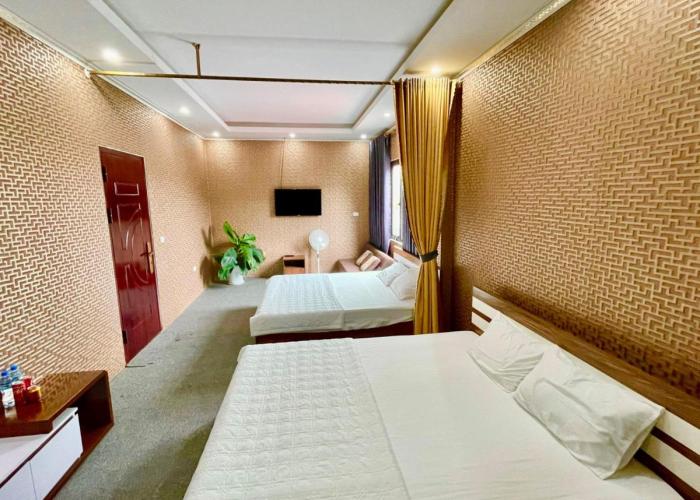 Cô Chung Hotel