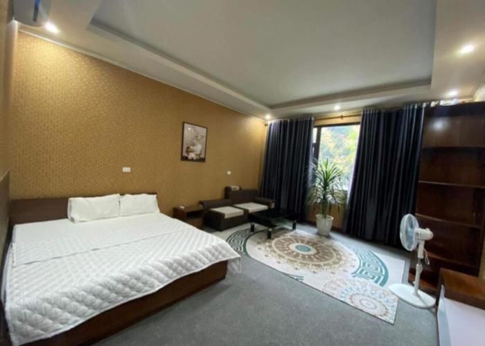 Cô Chung Hotel