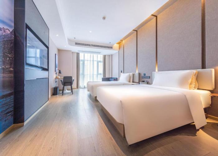 Atour Hotel Yibin West Railway Station