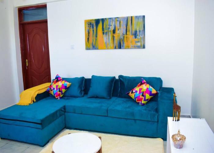 Rorot 2 bdrm stay located Annex home away(bright)