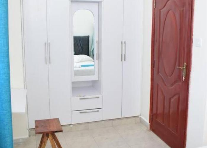 Rorot 2 bdrm stay located Annex home away(bright)