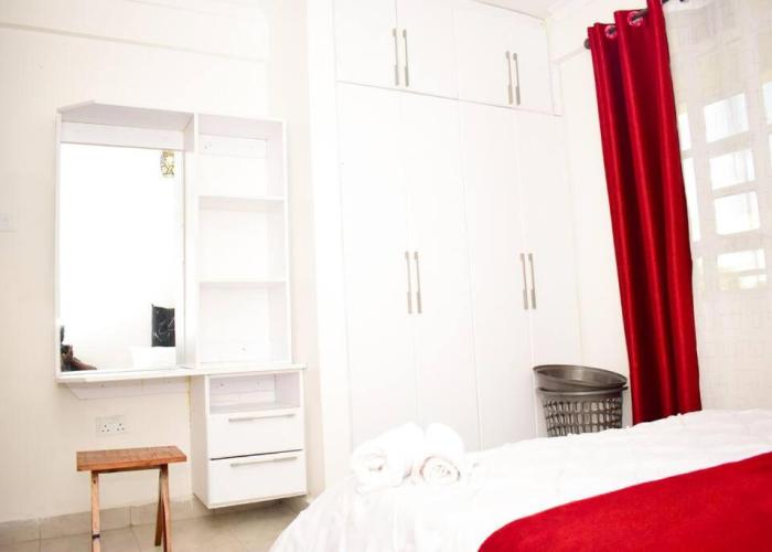 Rorot 2 bdrm stay located Annex home away(bright)