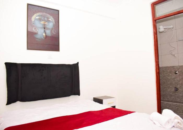 Rorot 2 bdrm stay located Annex home away(bright)