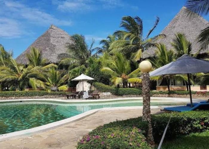 Baharini Beach Stays 2 on Beach Resort