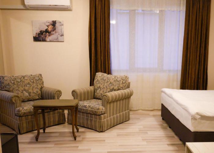 Hotel Leda