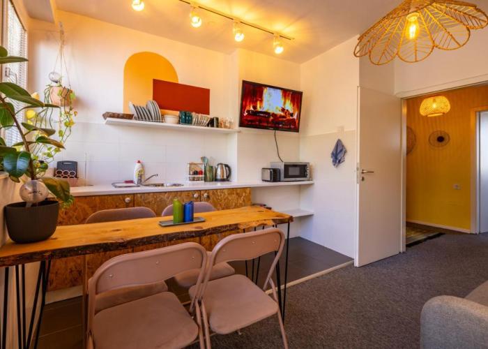 Sunny & Bright Central