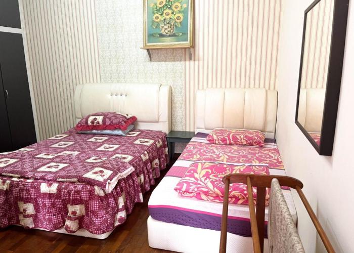 Muar Homestay [Located at Sabak Awor Seafood Court]