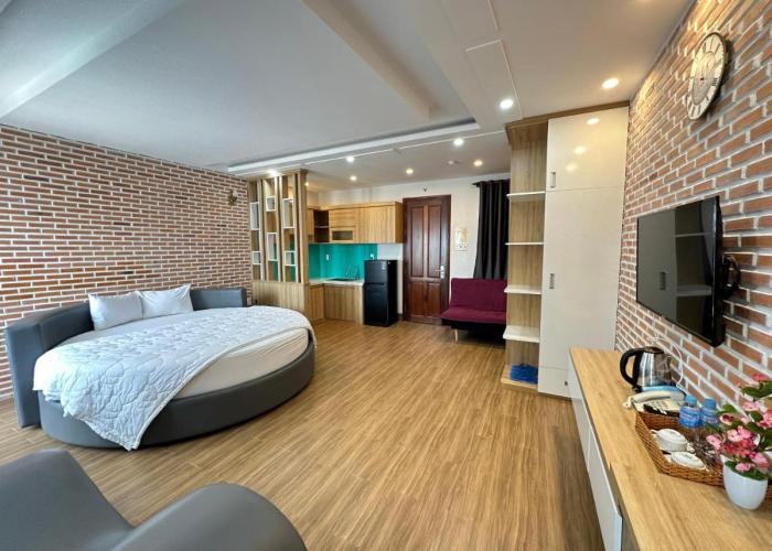 THELAND HOTEL