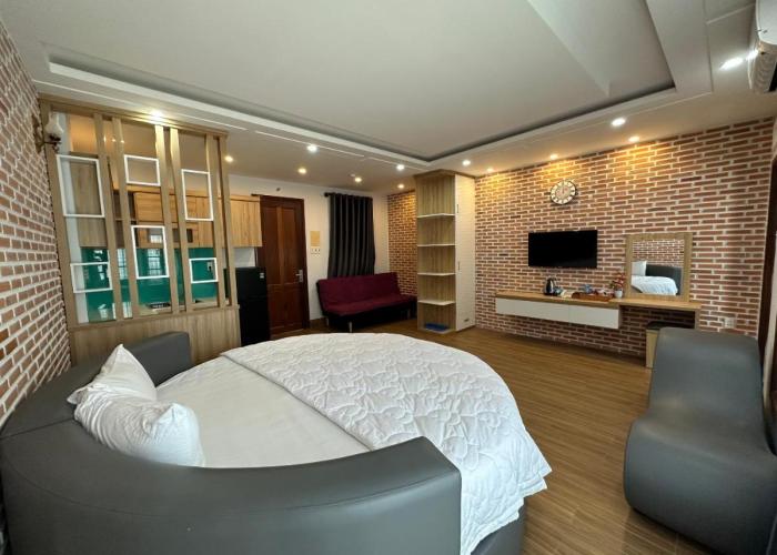 THELAND HOTEL
