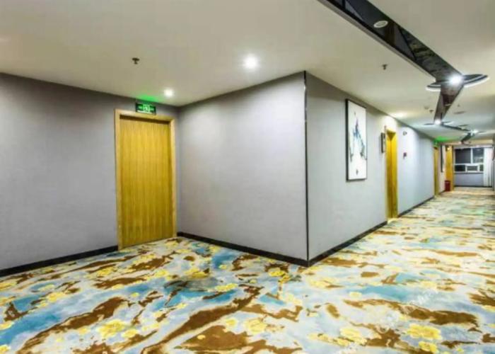 Yeste Hotel (Nanning Shizitang Metro Station Branch)
