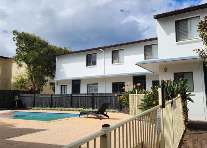 Between the Beach Flags Private Luxury Family Fun Hideaway