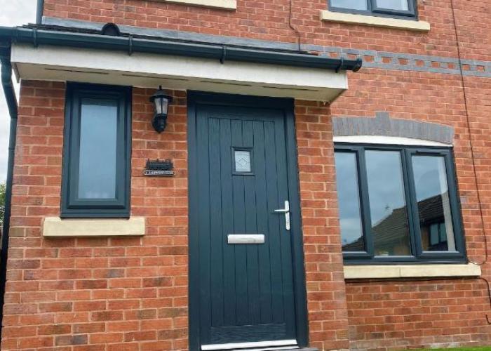 Railway House - Central Warrington - Sleeps 6