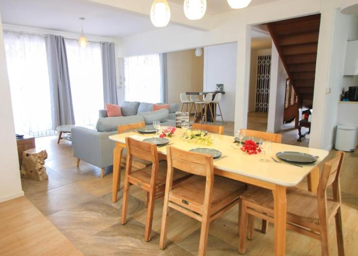 Spacieuse villa Quatre coco avec piscine, accès plage à pied