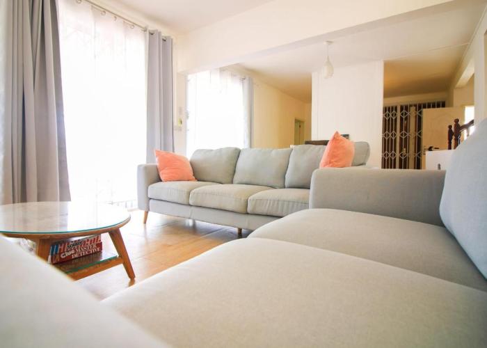 Spacieuse villa Quatre coco avec piscine, accès plage à pied