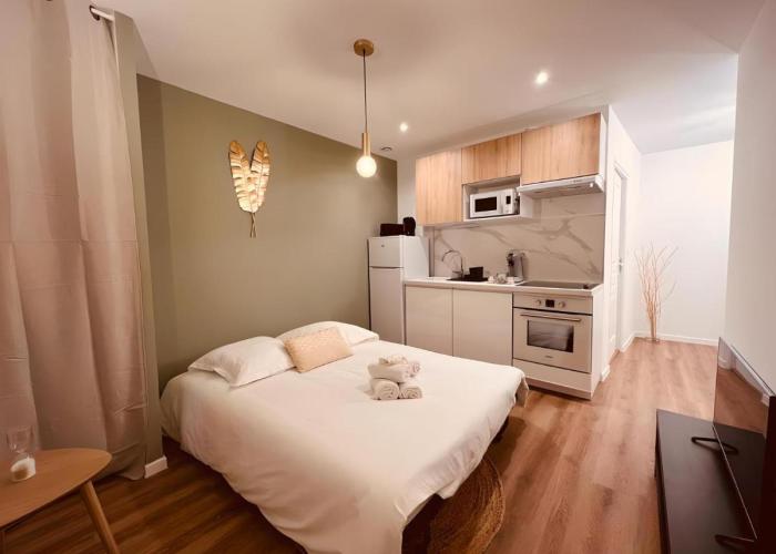 Le Golden - Home Homy
