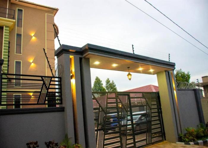 Secure cozy getaway near Kampala business district